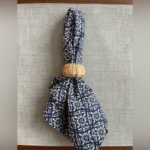 Set of 4 rattan napkin rings